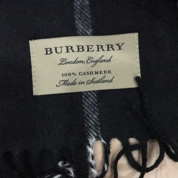 Burberry Cashmere Giant Check Scarf - NO TRADE - Picture 4 of 7